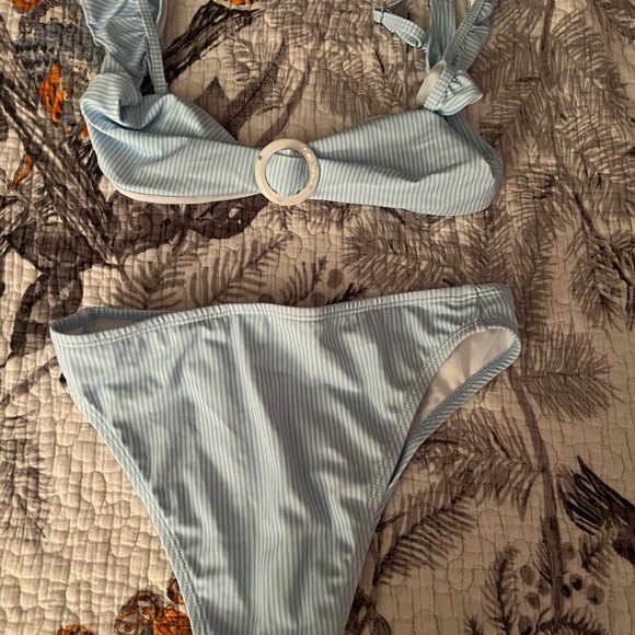 Bathing suits - Picture 3 of 3